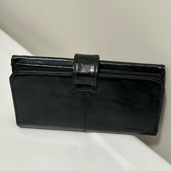 Kenneth Cole Reaction Black Wallet - Picture 4 of 12